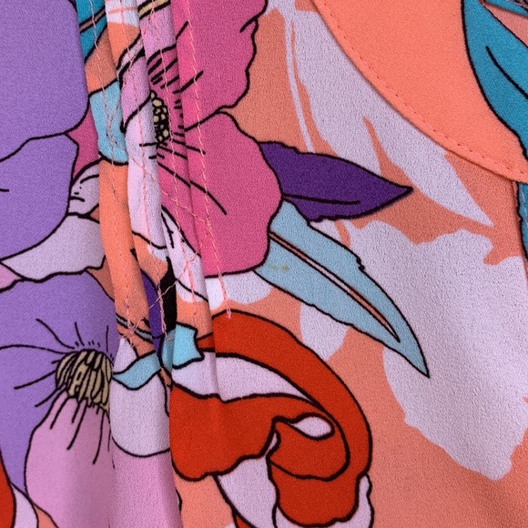 CANDIES Blouse Peach Purple PINTUCK SHELL Floral Popover V-Neck NWT Medium - Picture 4 of 12